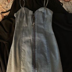 2 dresses for 15$ never worn